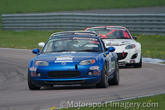 Mazda MX5, Adam Gore