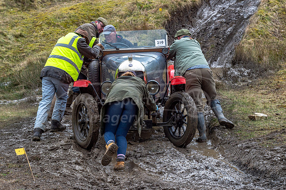 210  David Marsh  MORRIS BULLNOSE 2 SEATER SC 52