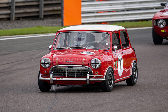 77 Gary Warburton Morris Mini