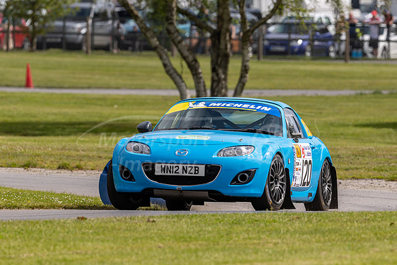 120, Julia Perry,  Steve Dolman, Mazda MX5