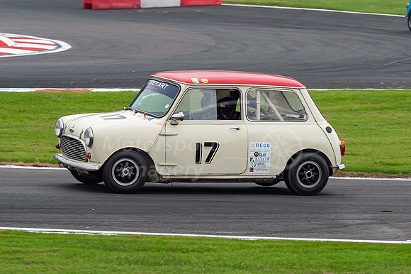 17 Roger Ebdon Austin Mini Cooper S,