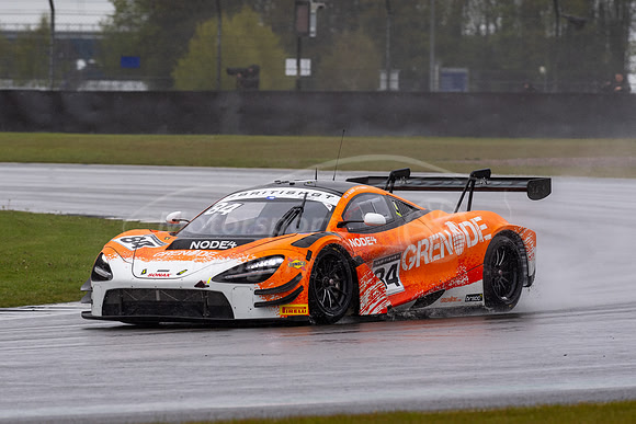 84 Andrew Gilbert / Fran Rueda