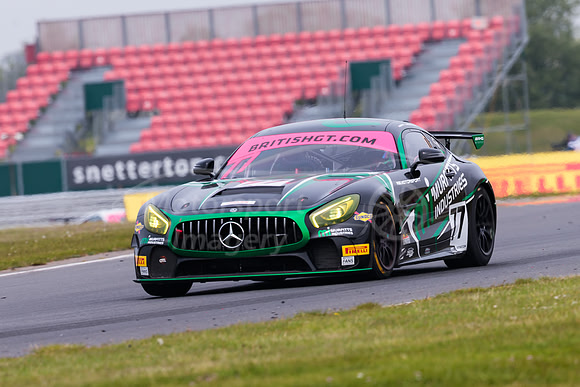77  Fox Motorsport - Mercedes-AMG GT4  Mark Murfitt / Michael Br