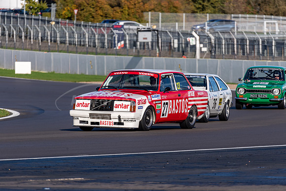 27 John Young / Ja Young, Volvo 242T