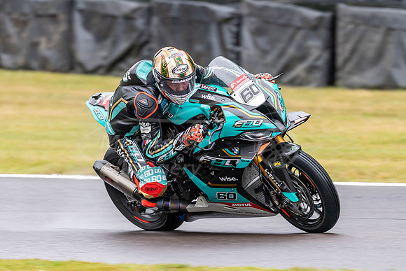 60 Peter HICKMAN   BMW - FHO Racing BMW