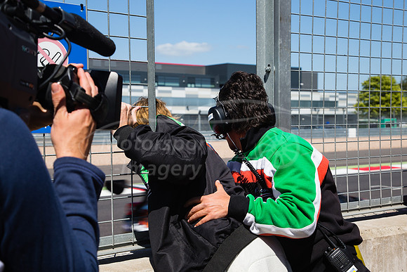 Pit wall celebrations AF Corse