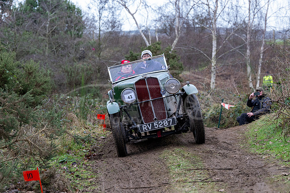 42 Ian Robertson / Ruth Tallis