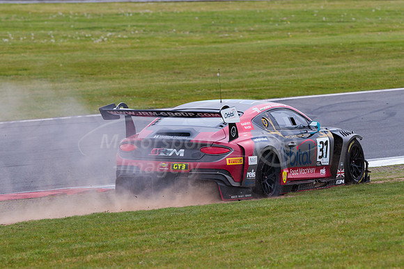 31  JRM Racing - Bentley Continental GT3  Seb Morris / Rick Parf