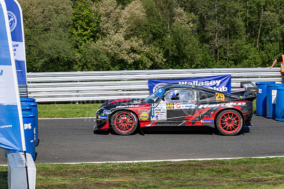 29, Barry Morris,  Tom Hutchings, Darrian T90 GTR+,