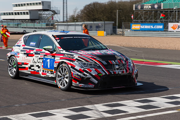 1  Memac Ogilvy Duel Racing