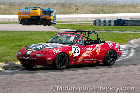 Creative Touch Design Sponsored MX5 at Rockingham