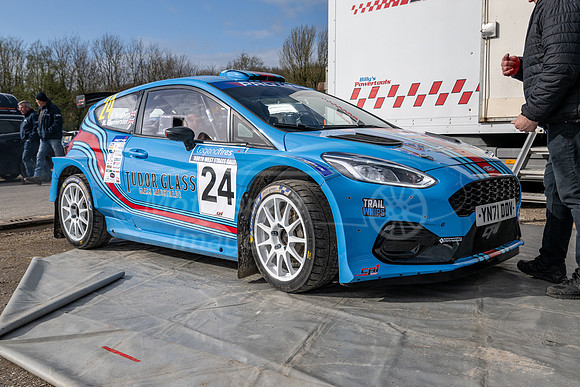 24 Stephen Simpson Mark Glennerster