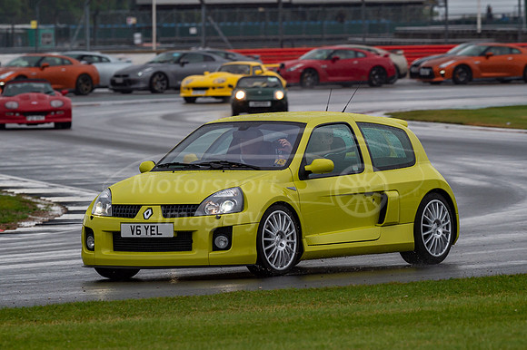 V6YEL Renault Clio Sport