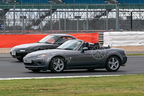 YM06BJO Mazda MX-5