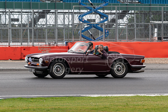 OXF989L Triumph TR6