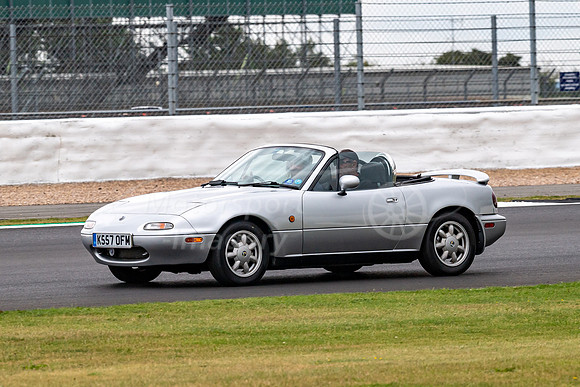 K557OFM Mazda MX-5