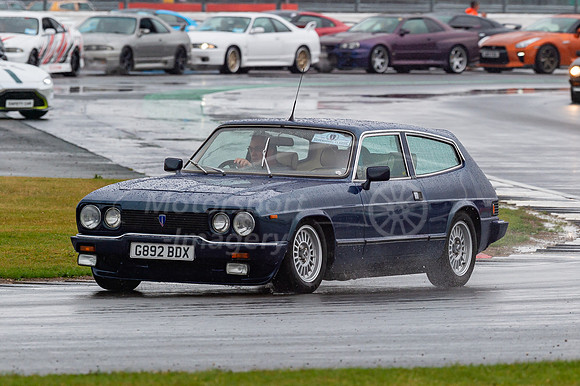 G892BDX Reliant Scimitar
