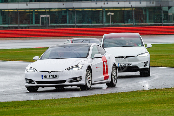 MV16YLH Tesla Model S