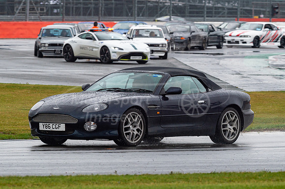 Y86CGF Aston Martin