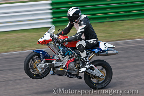 Phil Read - Vyrus Ducati 944 RVC2v08