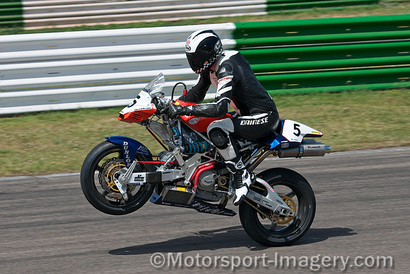 Phil Read - Vyrus Ducati 944 RVC2v08
