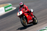 Carl Fogarty on the Ducati 916