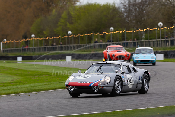 Oliver Bryant in a Porsche 904 Carrera GTS