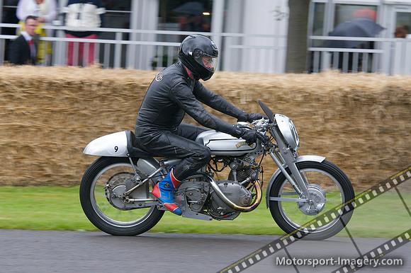 Vincent Grey Flash, Ian Skinner