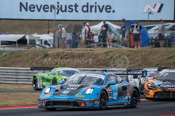 66 Nick Jones / Sven Müller