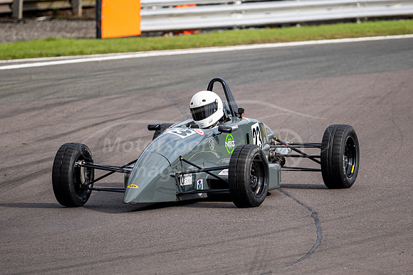 23 Neil Broome Ray GR17