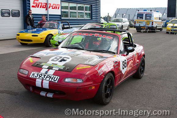 Creative Touch Design Sponsored MX5 at Rockingham