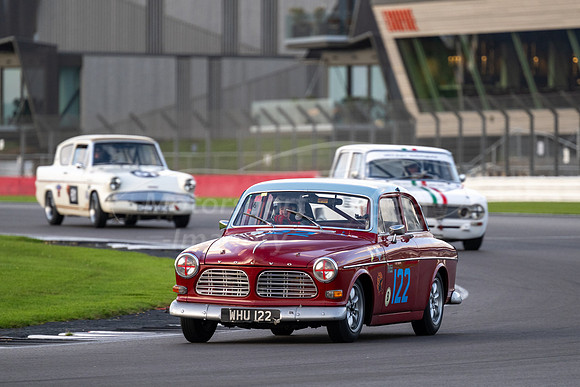 122 David Jones / Jonnie Kent, Volvo Amazon