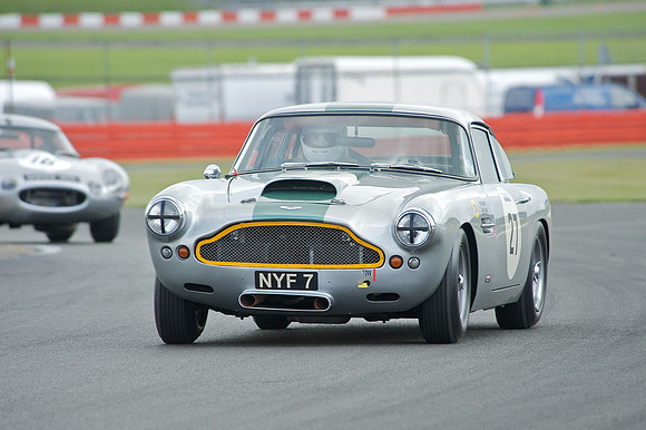 Aston Martin DB4
