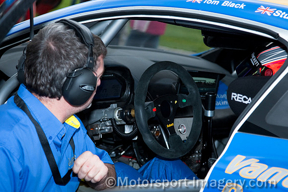 Tom Black, Stuart Hall, Aston Martin DBRS9