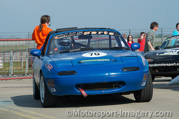 Mazda MX5 , Amy Barker