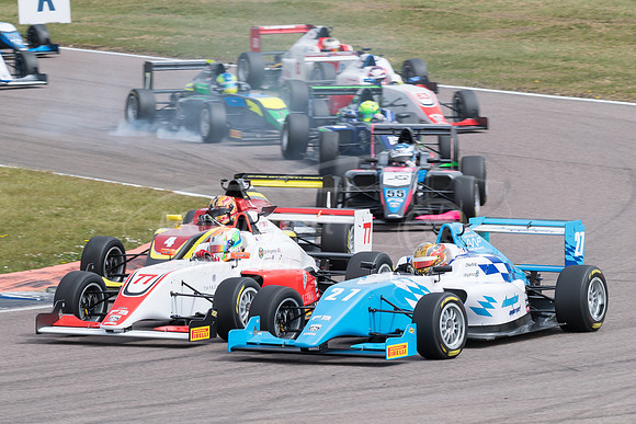 27  Callan O'Keeffe  / 77  Ben Hingeley