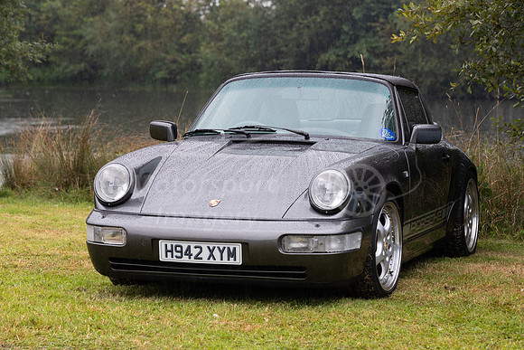 H942 XYM  Porsche 911 Carrera 2 Targa A