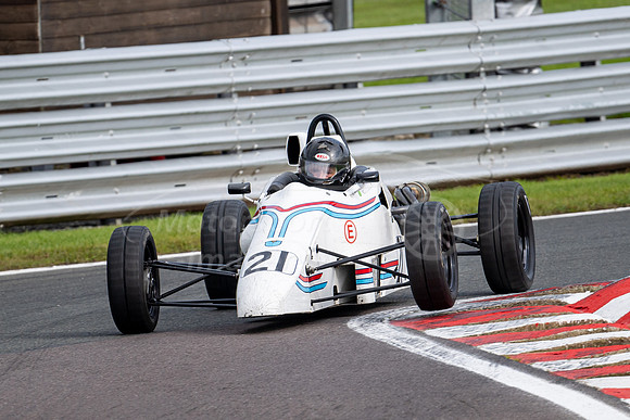 21 Gaius Ghinn Van Diemen RF91