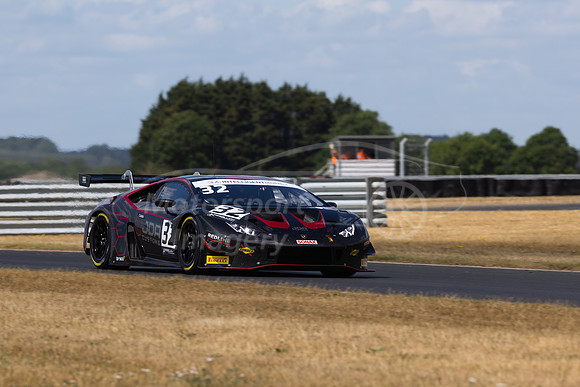 32 Alex Malykhin / James Dorlin
