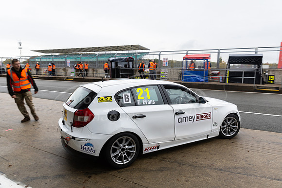 Driver change for Army Sports Car Racing as Euan Evans heads out