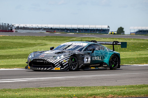7 Giacomo Petrobelli / Jonny Adam