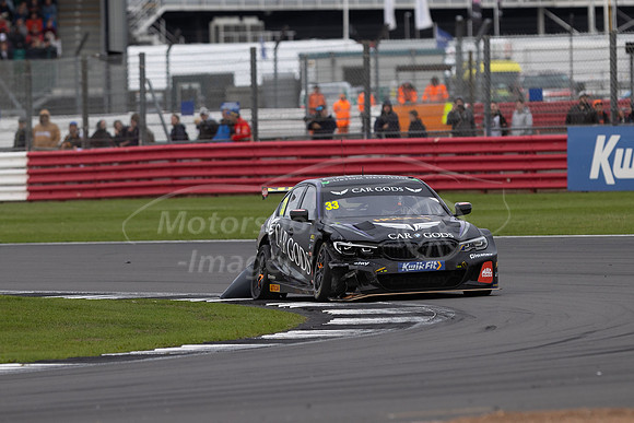 33 Adam MORGAN