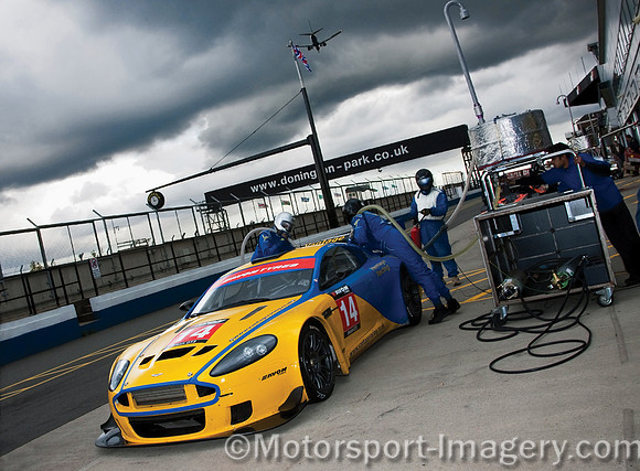 Tom Black, Stuart Hall, Aston Martin DBRS9