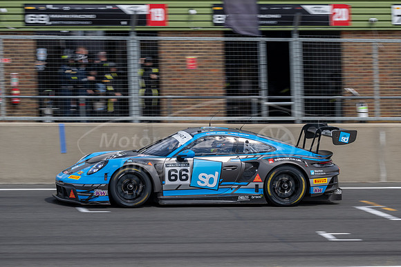 66 Nick Jones / Sven Müller