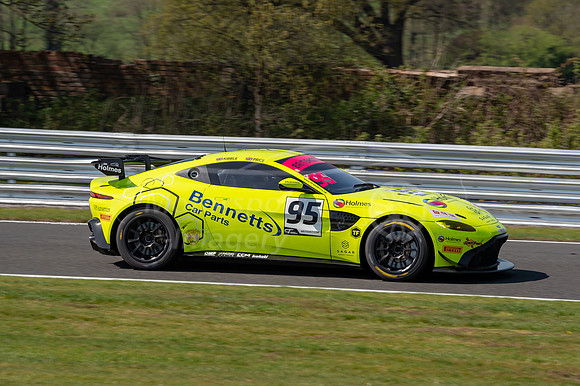 TF Sport - Aston Martin V8 Vantage GT4, Patrick Kibble / Josh Pr