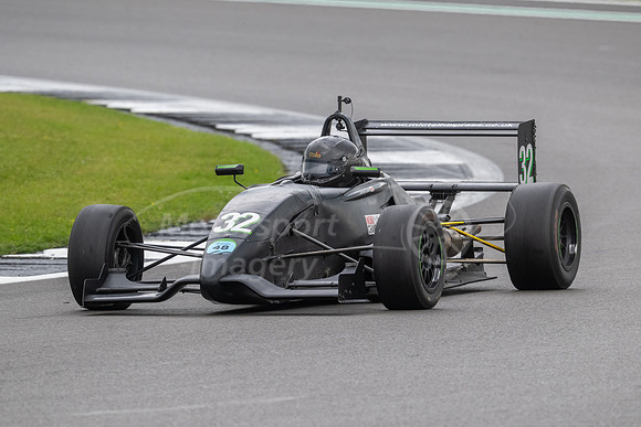 Terry Clark, Van Diemen RF00