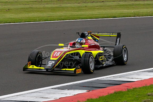 18 Ayrton SIMMONS