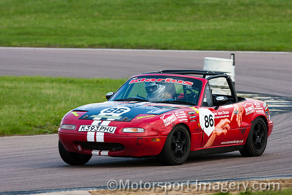 Creative Touch Design Sponsored MX5 at Rockingham
