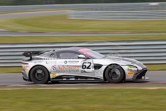 62  Academy Motorsport - Aston Martin V8 Vantage GT4  Alex Toth-