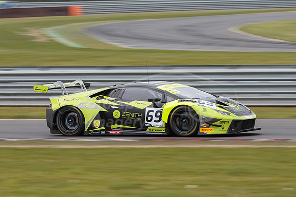 69  Barwell Motorsport - Lamborghini Huracan GT3 EVO  Sam De Haa